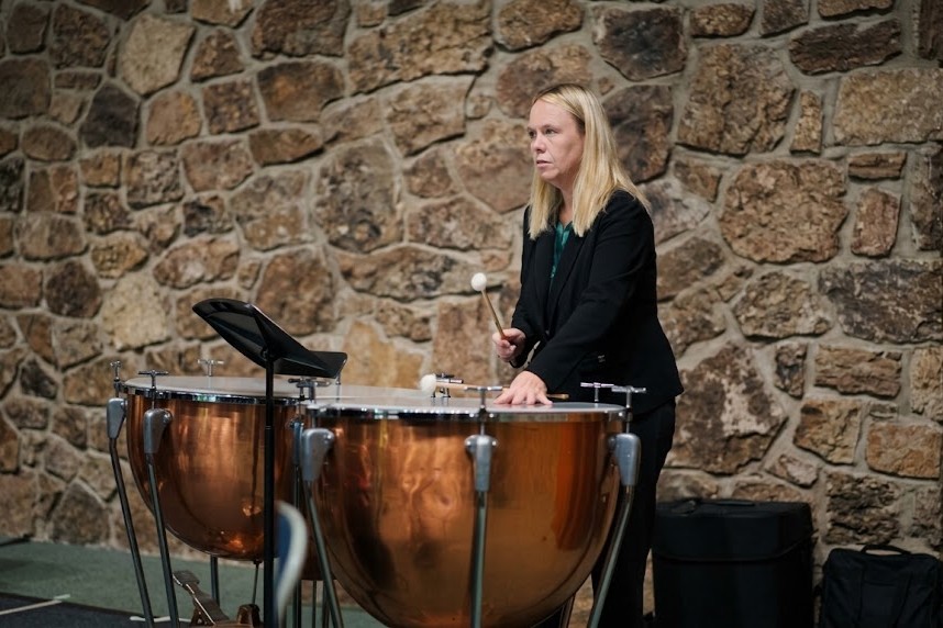 Holly Bradshaw performing with Springs Camerata